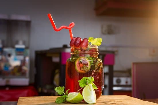 Çiyələkli Mojito